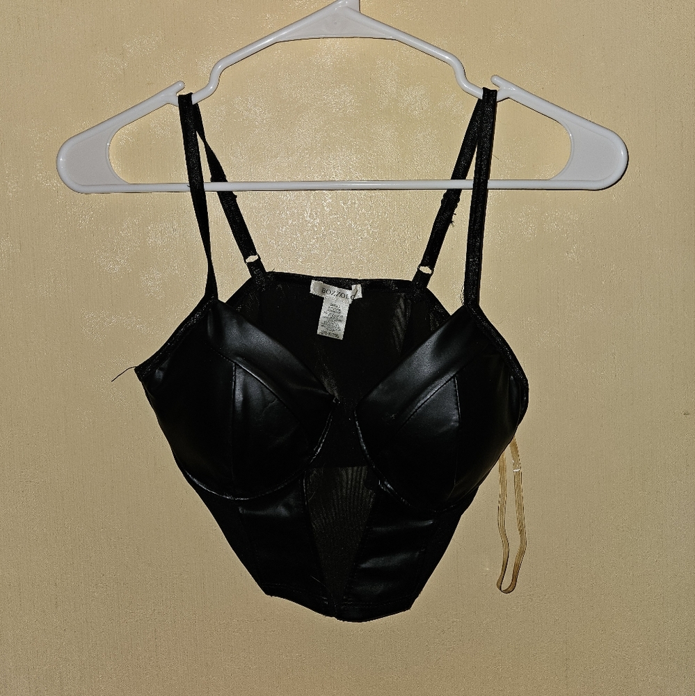 Black cropped top